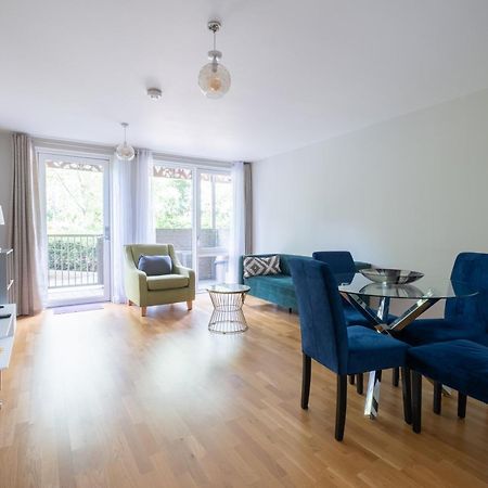 Brand New London Flat With Car Park Appartement Buitenkant foto