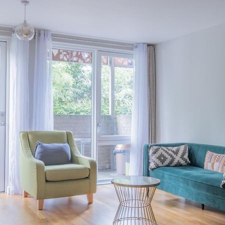 Brand New London Flat With Car Park Appartement Buitenkant foto