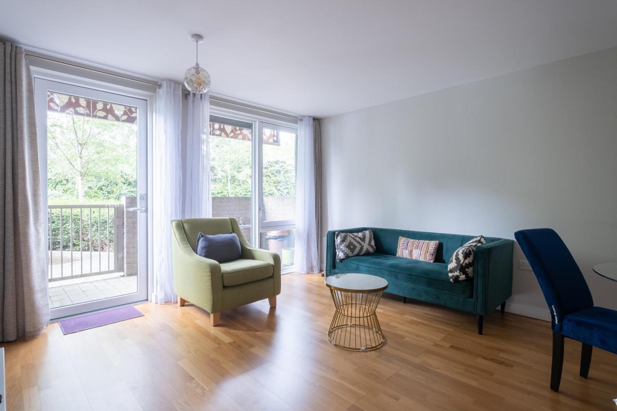 Brand New London Flat With Car Park Appartement Buitenkant foto