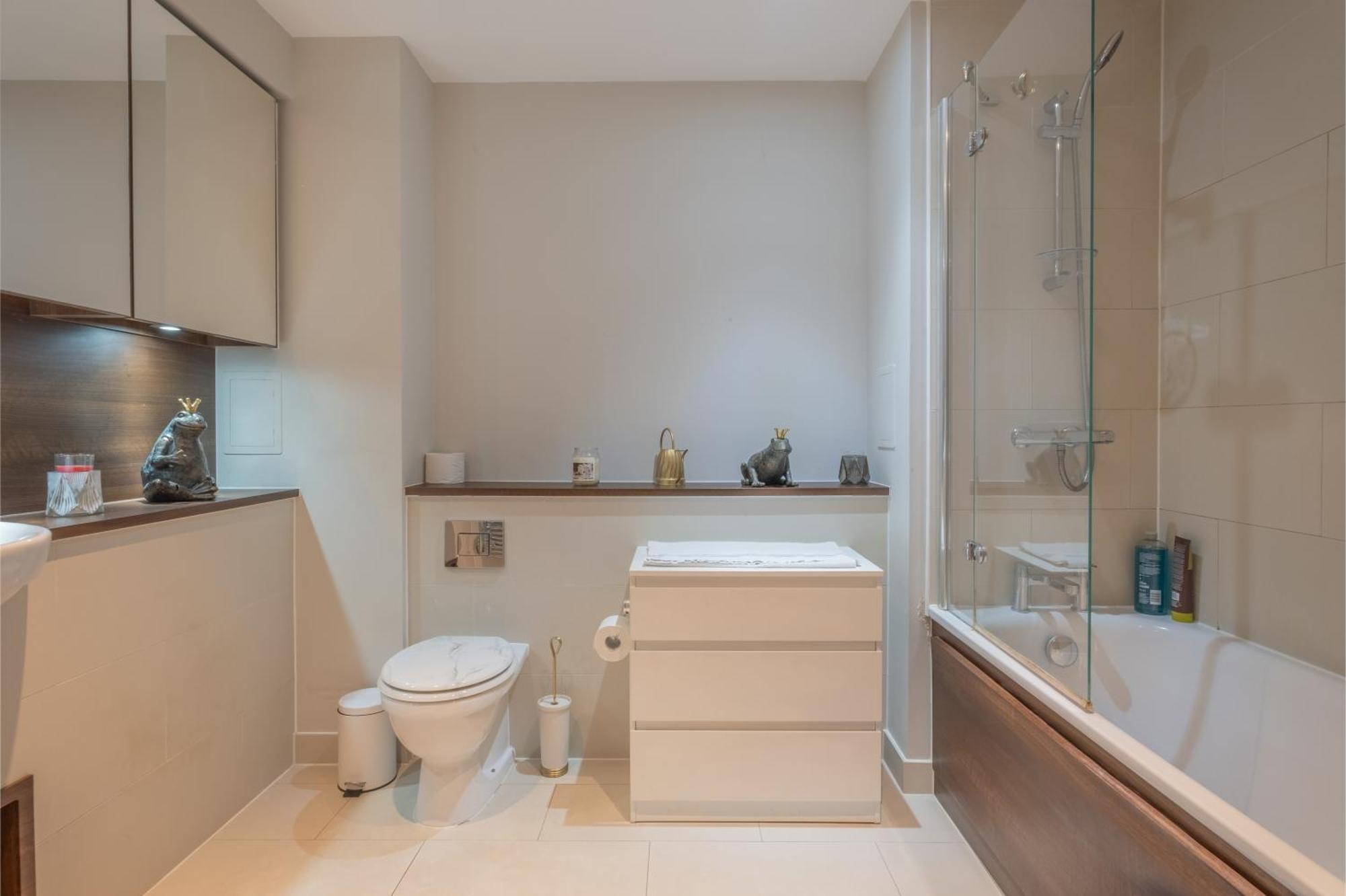 Brand New London Flat With Car Park Appartement Buitenkant foto