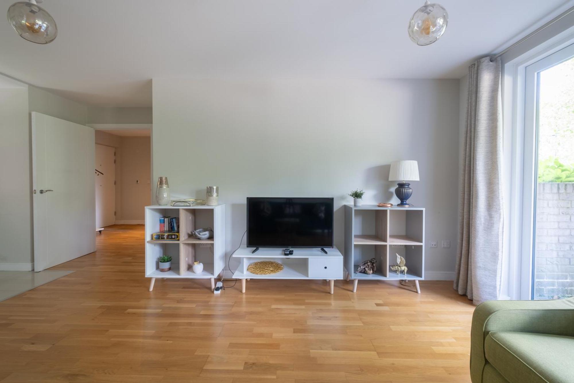 Brand New London Flat With Car Park Appartement Buitenkant foto