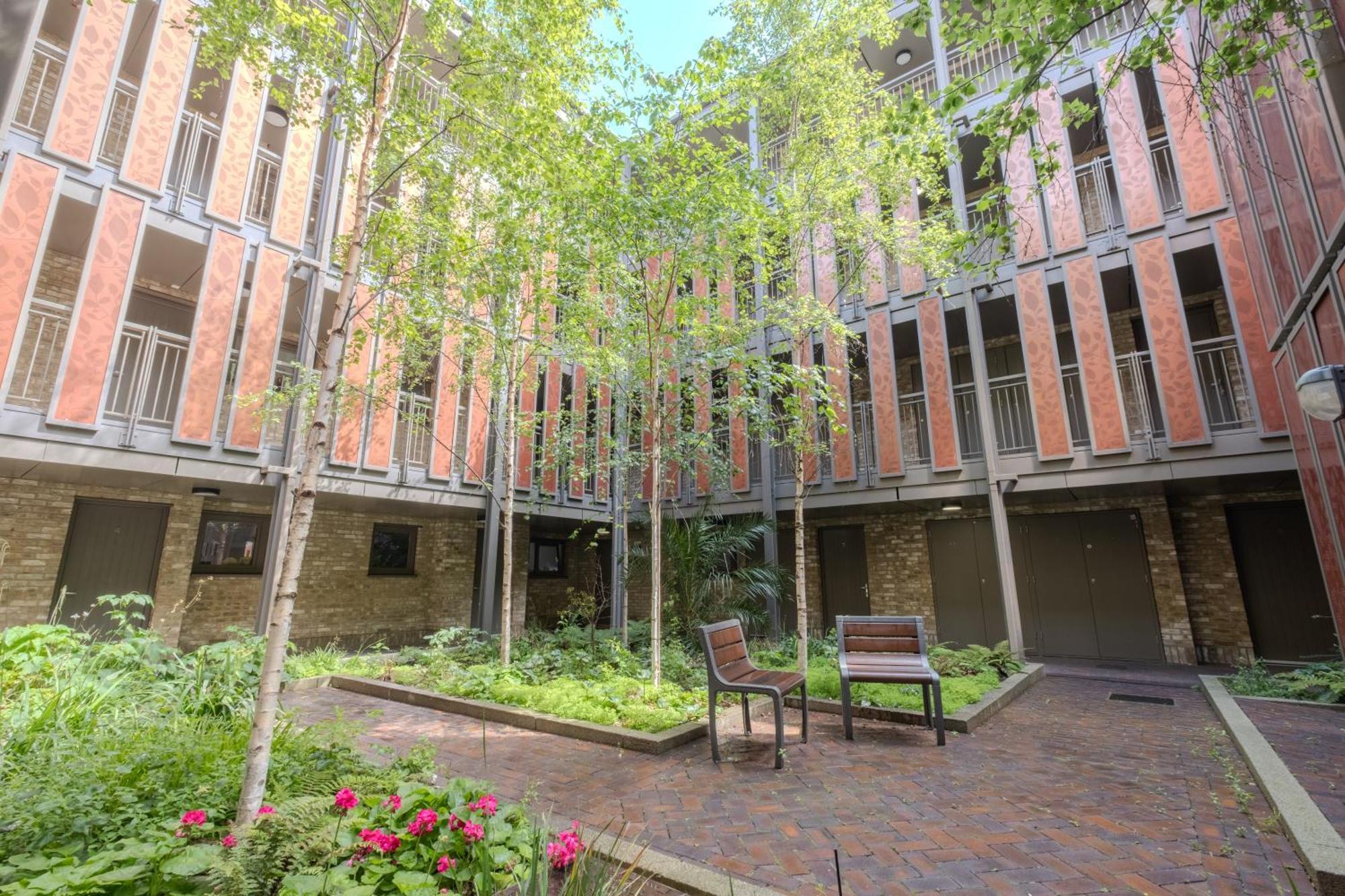 Brand New London Flat With Car Park Appartement Buitenkant foto
